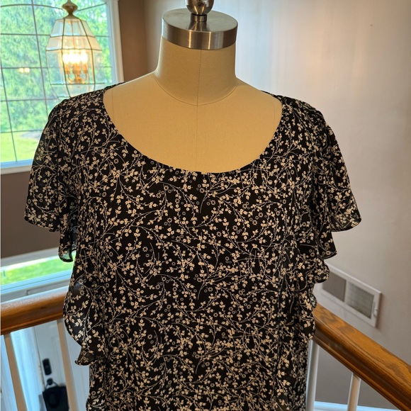 New- Max Studio- Black and White Floral High-Low Dress with Ruffle Detailing - Picture 2 of 10